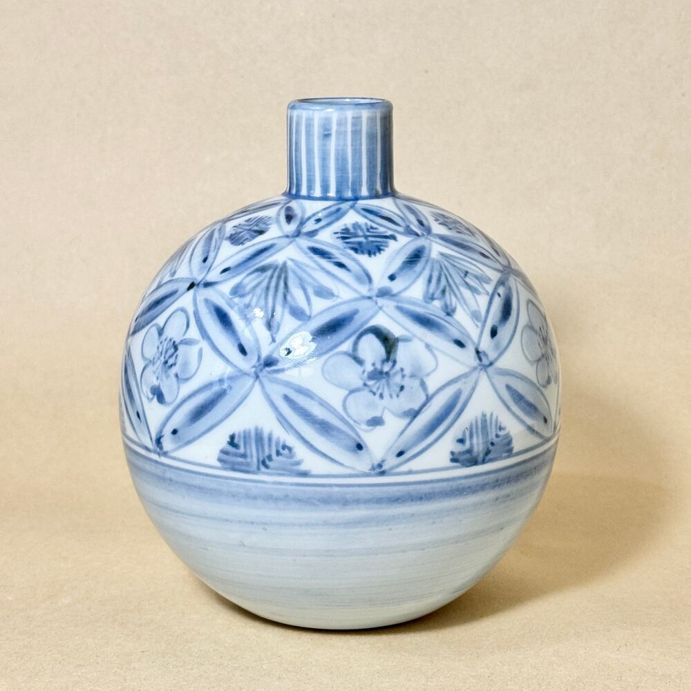 Vintage Japanese Blue White Ceramic Flower Vase Sometsuke Floral Signed 6 in